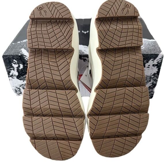 Spyder Chersky Sandals SP10362 Women's Size 7
Lightweight flexible EVA midsole - Picture 6 of 13